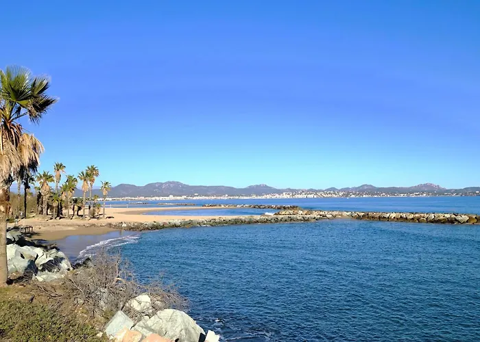 Les Calanques Du Parc-2 By Interhome * Saint Aygulf